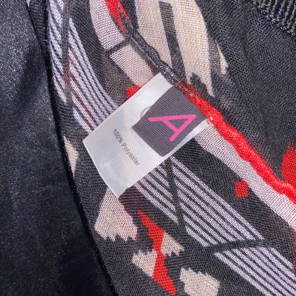 NWOT | Frilled Hem Over the Shoulder Shawl from Ardene - Picture 3 of 4